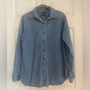 GAP Women’s Light Blue Button Down Denim Shirt
